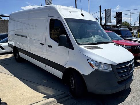 Used 2021 Mercedes-Benz Sprinter 2500 w/ Driver Convenience Package image 8