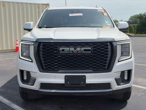 Used 2023 GMC Yukon Denali Ultimate AWD/4WD image 2