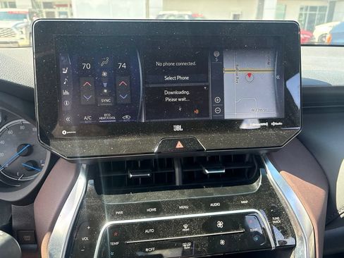 Used 2021 Toyota Venza Limited w/ Advanced Technology Package AWD/4WD image 6