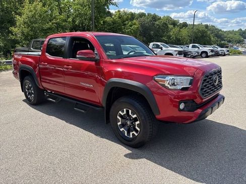 Used 2021 Toyota Tacoma TRD Off-Road AWD/4WD image 7