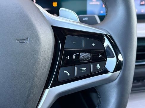 Used 2025 BMW 330i Sedan image 8