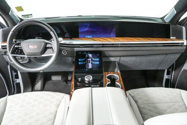 Certified 2026 Cadillac Escalade ESV Platinum Sport w/ LPO, ONYX Package AWD/4WD image 22