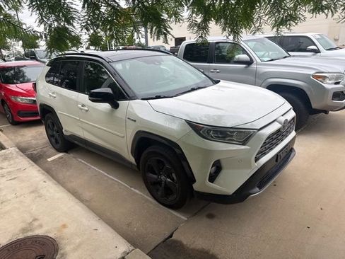 Used 2020 Toyota RAV4 XSE AWD/4WD image 2