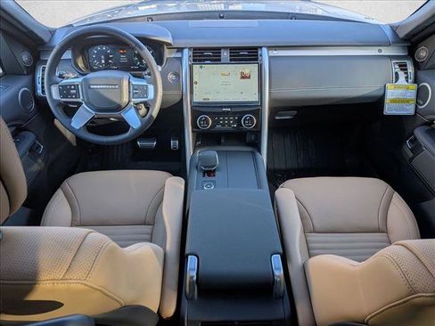 Used 2026 Land Rover Discovery Limited Edition AWD/4WD image 18