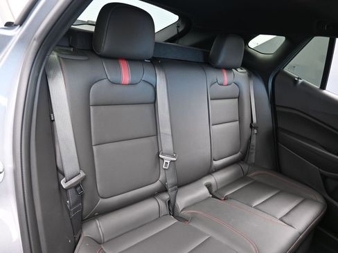 Used 2024 Chevrolet Trax RS w/ Sunroof Package image 41