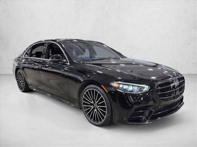 Used 2022 Mercedes-Benz S 500 4MATIC w/ AMG Line Package image 3