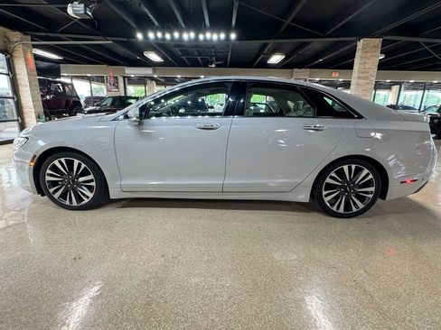 Used 2019 Lincoln MKZ Reserve FWD image 4