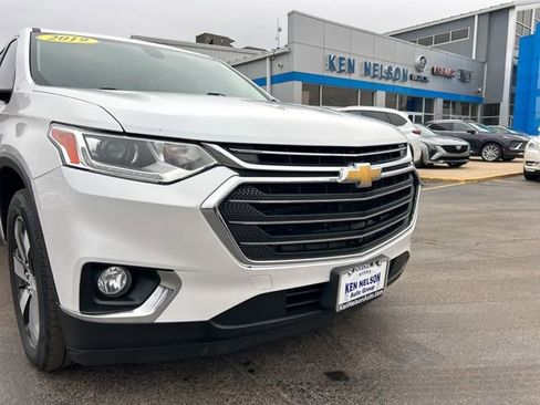 Used 2019 Chevrolet Traverse LT w/ LT Premium Package image 4