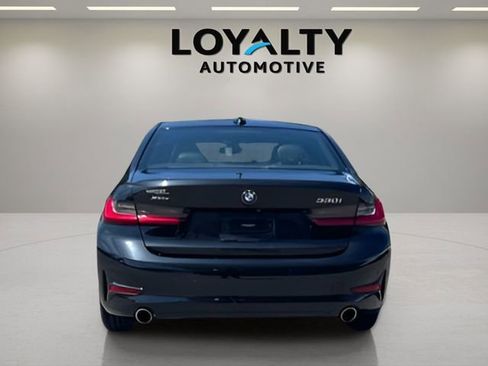 Used 2019 BMW 330i xDrive Sedan w/ Convenience Package AWD/4WD image 4