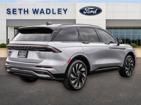 New 2026 Lincoln Nautilus Reserve w/ Jet Appearance Package image 7