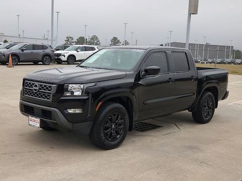 Certified 2022 Nissan Frontier SV image 3