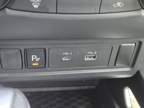 Used 2022 Nissan Frontier SV w/ Technology Package image 18