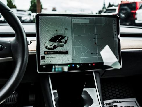 Used 2020 Tesla Model 3 Standard Range Plus RWD image 28