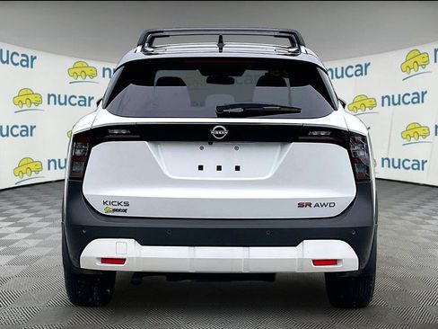 Used 2025 Nissan Kicks SR w/ SR Premium Package AWD/4WD image 5