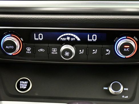 Used 2025 Audi Q3 2.0T Premium w/ Convenience Package image 27