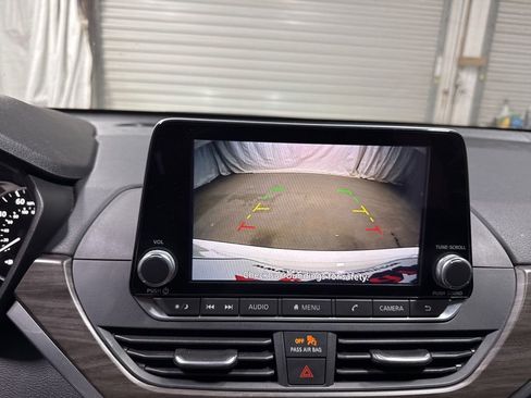 Used 2025 Nissan Altima 2.5 SV image 34