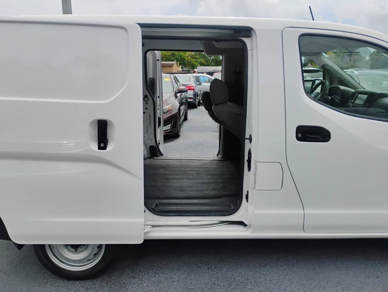 Used 2020 Nissan NV200 S w/ Back Door Glass Package FWD image 18