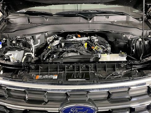 Used 2025 Ford Explorer Active w/ Active Comfort Package RWD image 13