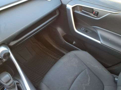 Used 2024 Toyota RAV4 LE image 31