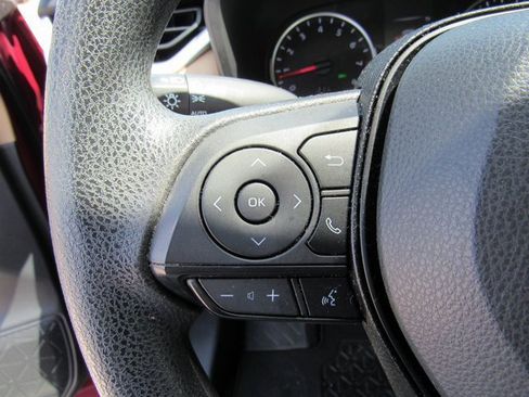 Used 2022 Toyota RAV4 XLE image 23