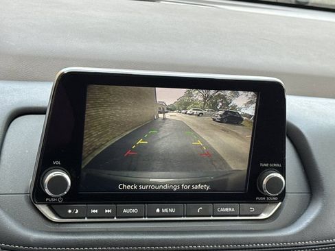 Used 2023 Nissan Rogue SV image 22