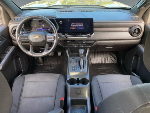 Used 2023 Chevrolet Colorado W/T RWD image 10