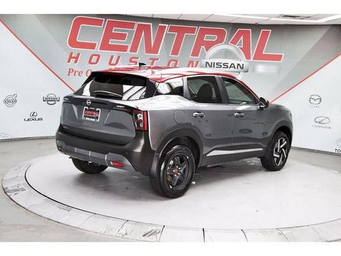 Certified 2026 Nissan Kicks SV FWD image 4