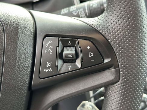 Used 2022 Chevrolet Trax LS w/ Tint and Cruise Package image 15