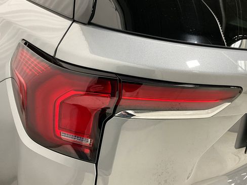 Used 2025 GMC Terrain Elevation image 27