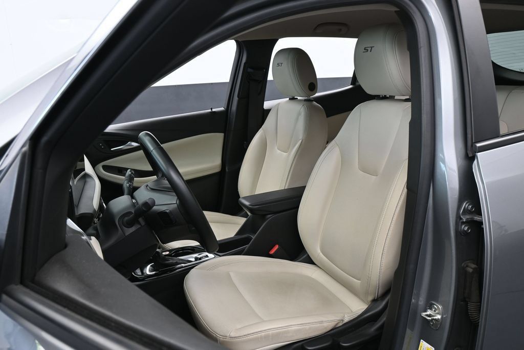 Used 2024 Buick Encore GX Sport Touring FWD image 10