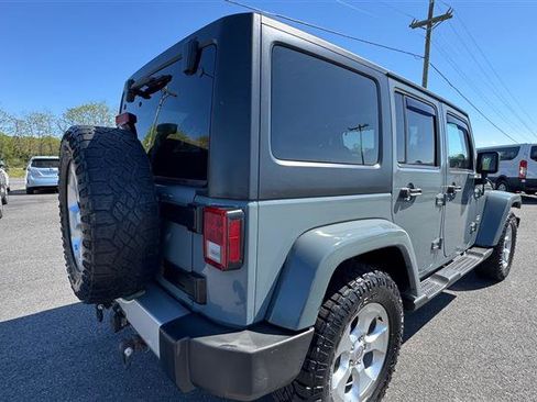 Used 2015 Jeep Wrangler Unlimited Sahara image 25