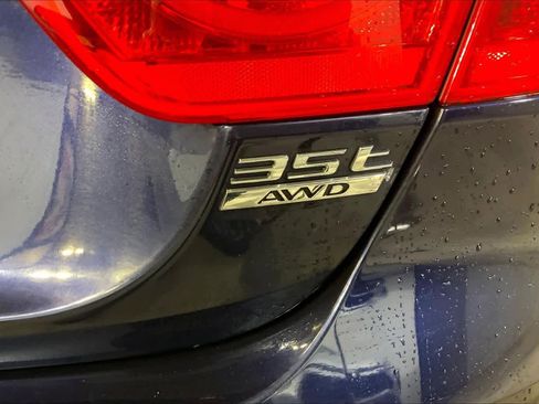 Used 2017 Jaguar XE Premium image 9