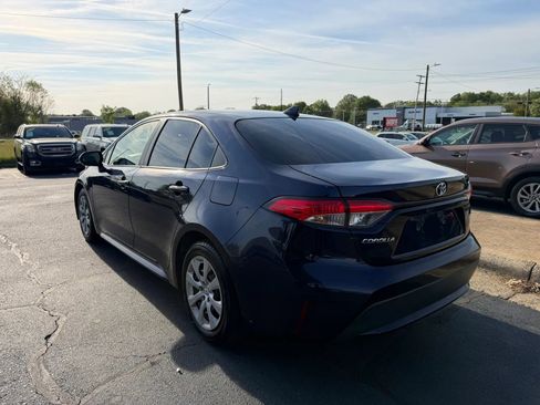 Used 2022 Toyota Corolla LE image 5