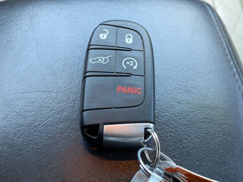 Used 2017 Jeep Grand Cherokee Summit AWD/4WD image 36