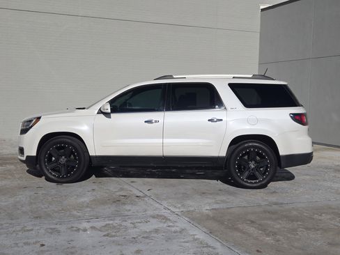 Used 2017 GMC Acadia Limited SLT image 4
