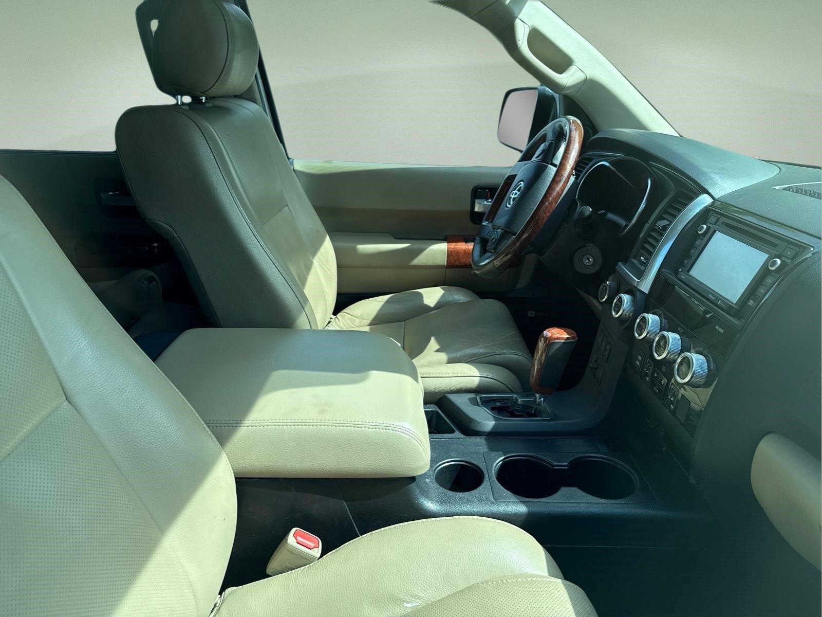 Used 2018 Toyota Sequoia Platinum AWD/4WD image 21