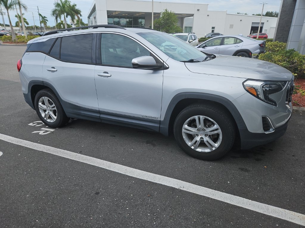 Used 2018 GMC Terrain SLE w/ Driver Convenience Package FWD image 1