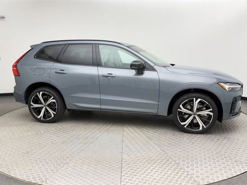 Certified 2023 Volvo XC60 B5 Ultimate w/ Climate Package image 9