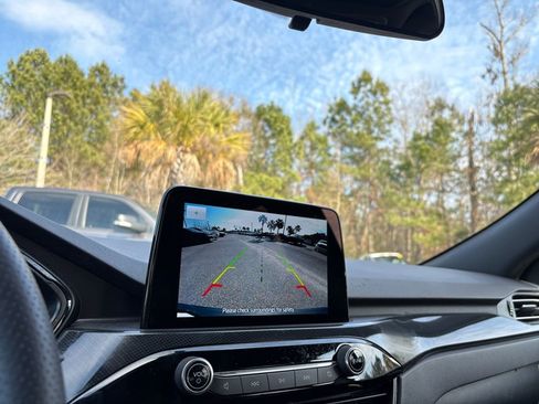 Used 2025 Ford Escape ST-Line image 17