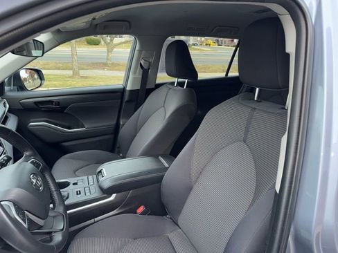 Certified 2022 Toyota Highlander LE image 20