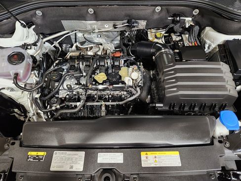 Used 2024 Volkswagen Atlas SE w/ Panoramic Sunroof Package image 53