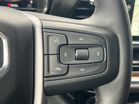 Used 2025 GMC Sierra 1500 SLE image 33