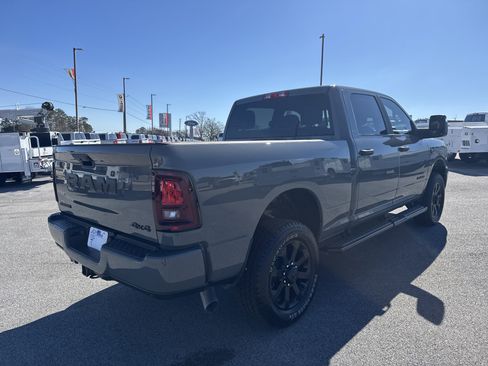 New 2026 RAM 2500 Big Horn AWD/4WD image 5