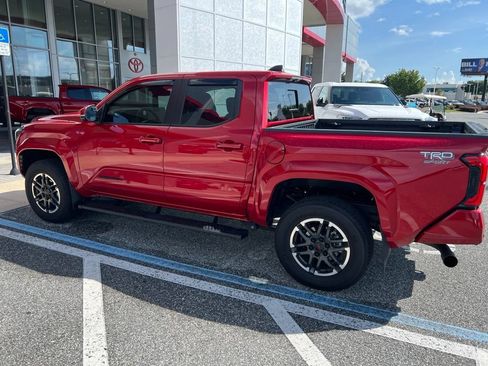 Used 2026 Toyota Tacoma TRD Sport w/ TRD Sport Premium Package RWD image 6