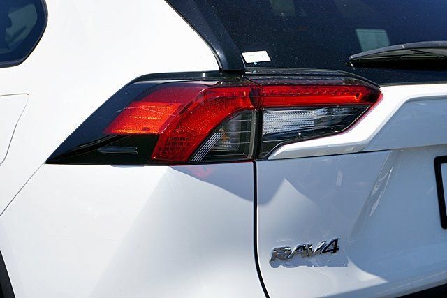 Used 2024 Toyota RAV4 LE AWD/4WD image 8