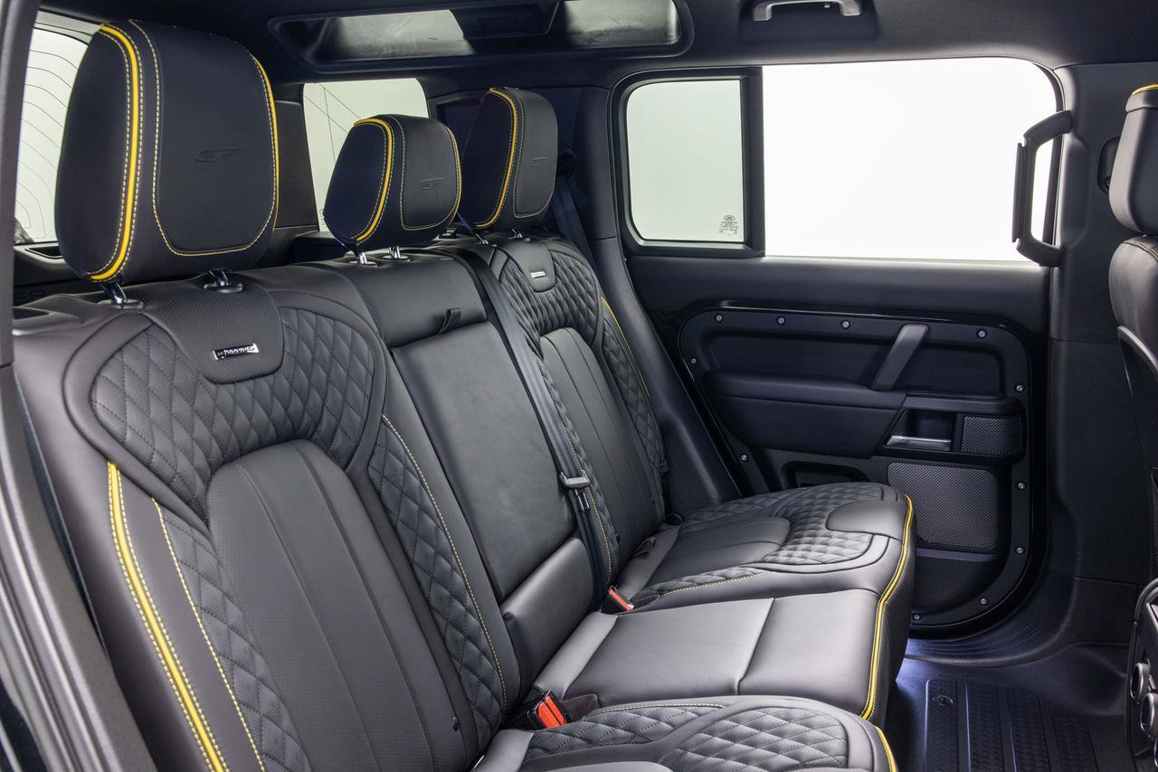 Used 2023 Land Rover Defender 110 V8 AWD/4WD image 31