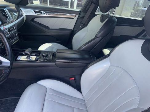 Used 2018 Genesis G80 3.3T Sport RWD image 2