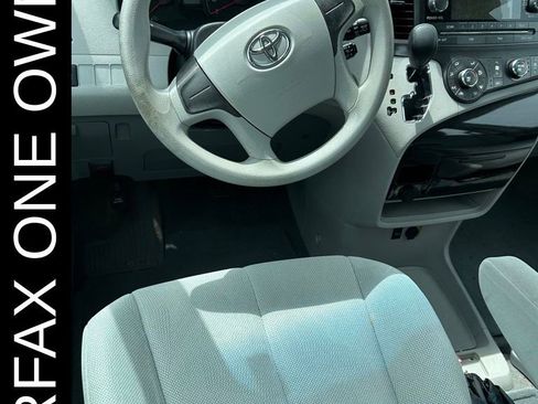 Used 2013 Toyota Sienna L w/ Towing Pkg FWD image 5