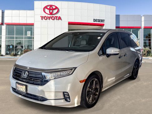 Used 2022 Honda Odyssey Elite image 3