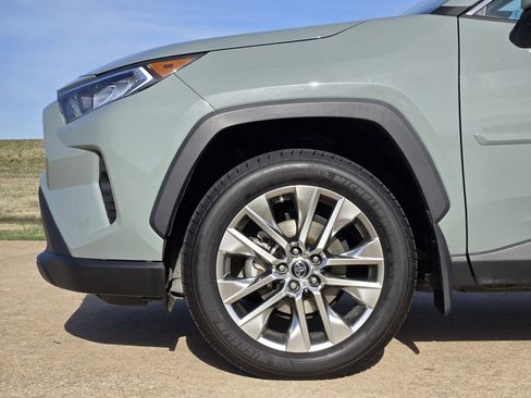 Used 2019 Toyota RAV4 XLE Premium w/ Cold Weather Package image 13